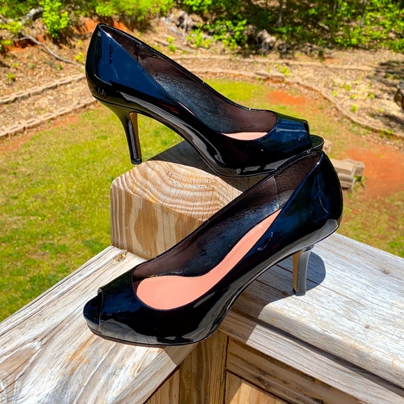 Vince Camuto Shoes - Vince Camuto Black Peep Toe Patent Leather Pumps 7